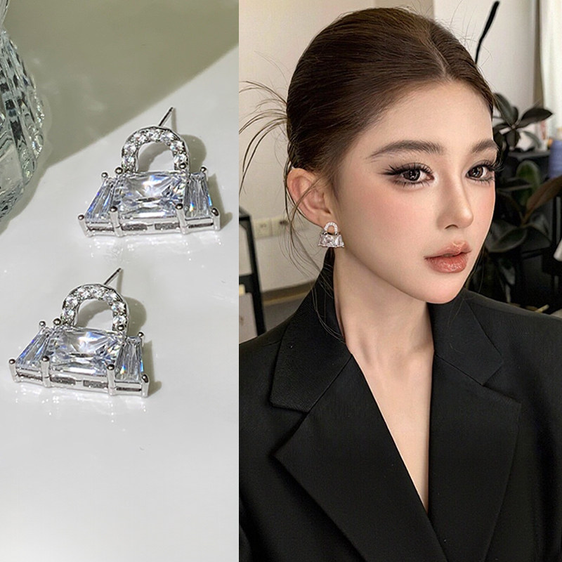 超闪包包耳环女独特漂亮高级感轻奢气质耳钉2026超火小众精致耳饰