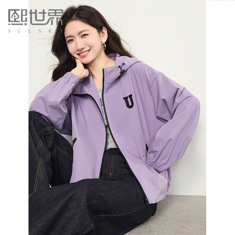 熙世界户外机能风外套女短款2025早春新款宽松连帽开衫上衣冲锋衣