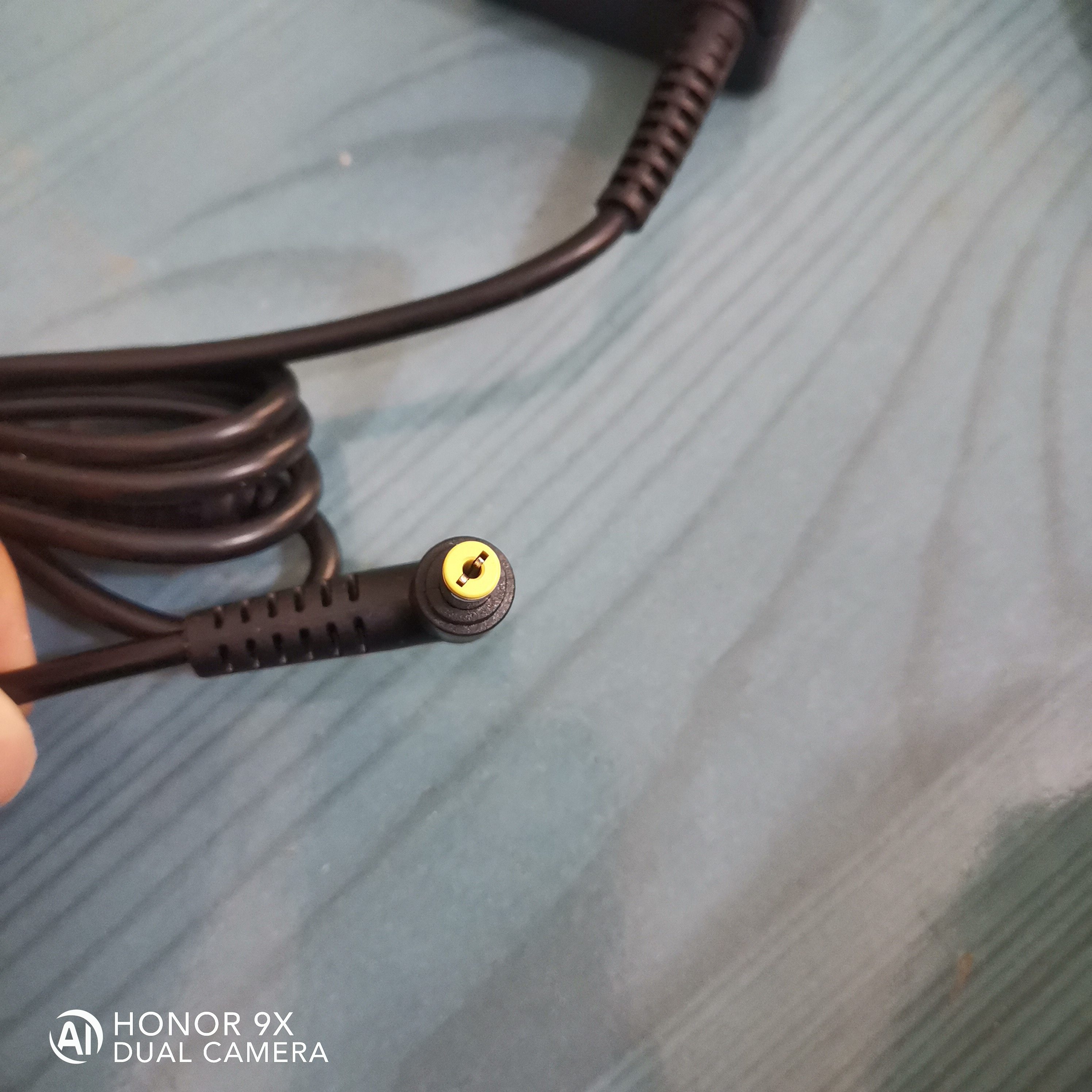 宏基acer 3810T 4736G d725 笔记型电脑电源配接器19v3.42A 充电 - 实物图