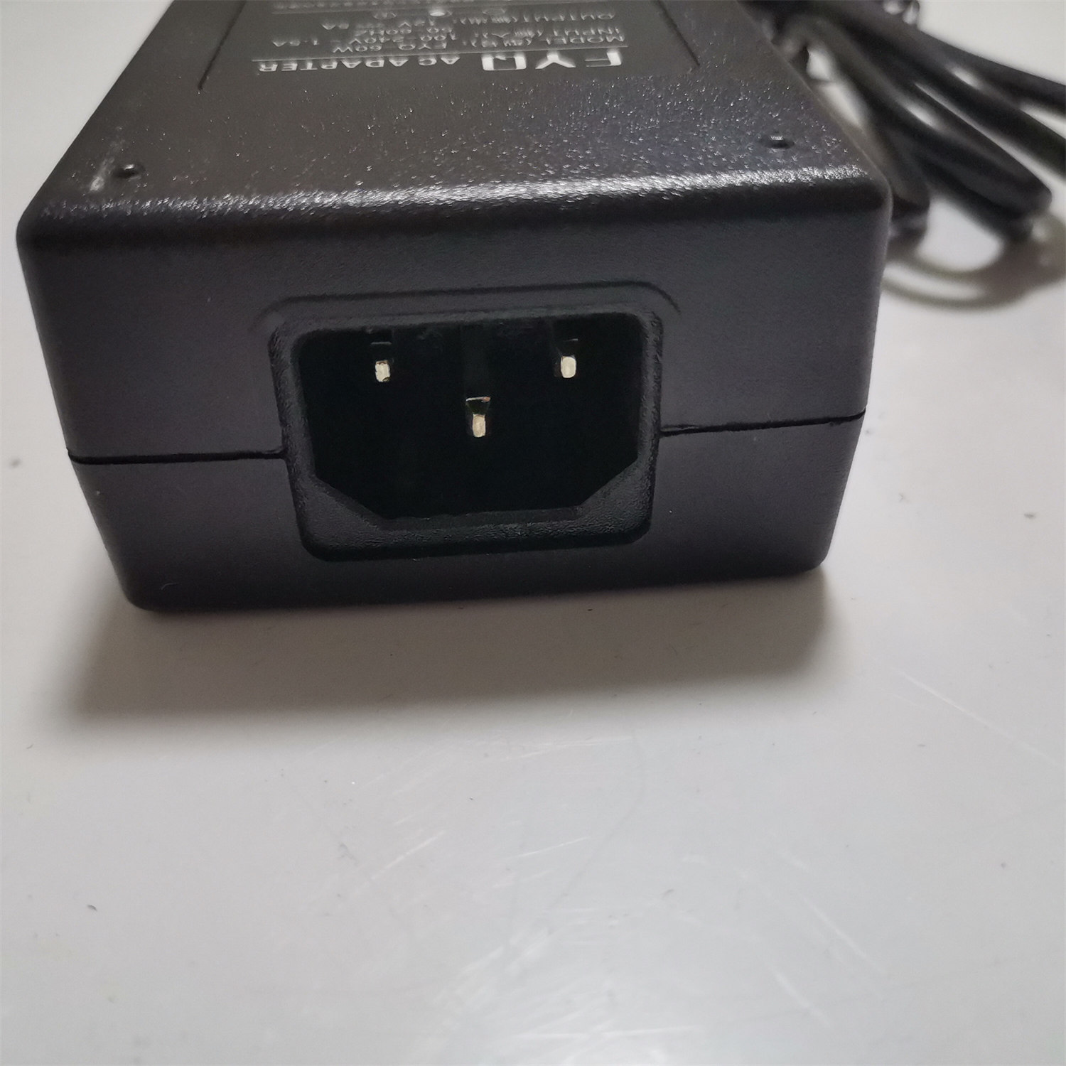12V2A按摩器电源线5V8.4V9V24V1A筋膜枪充电器按摩仪按摩枕适配器