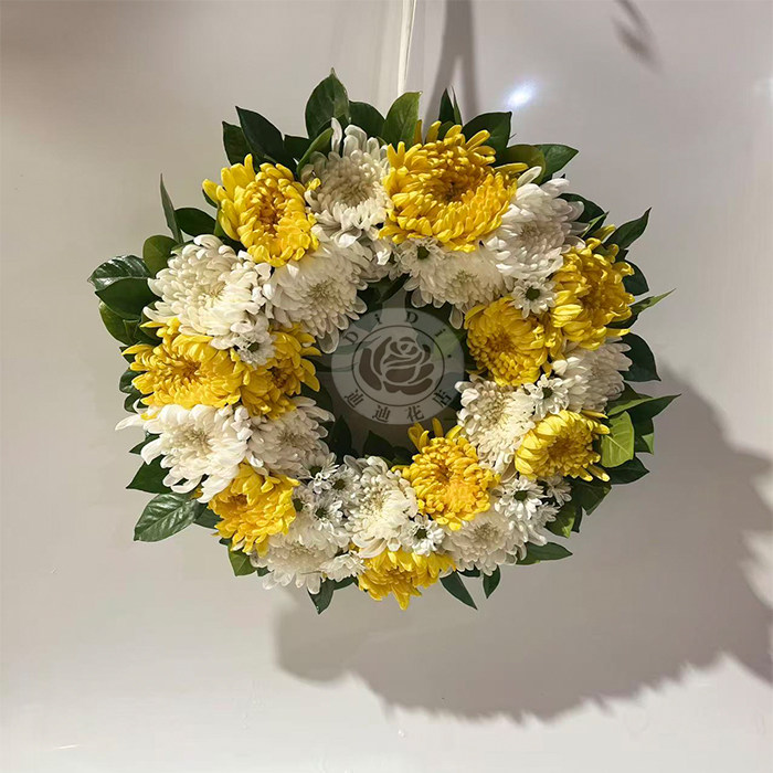 祭奠鲜花黄白菊花环扫墓墓碑前清明节菊花上坟北京同城鲜花速递
