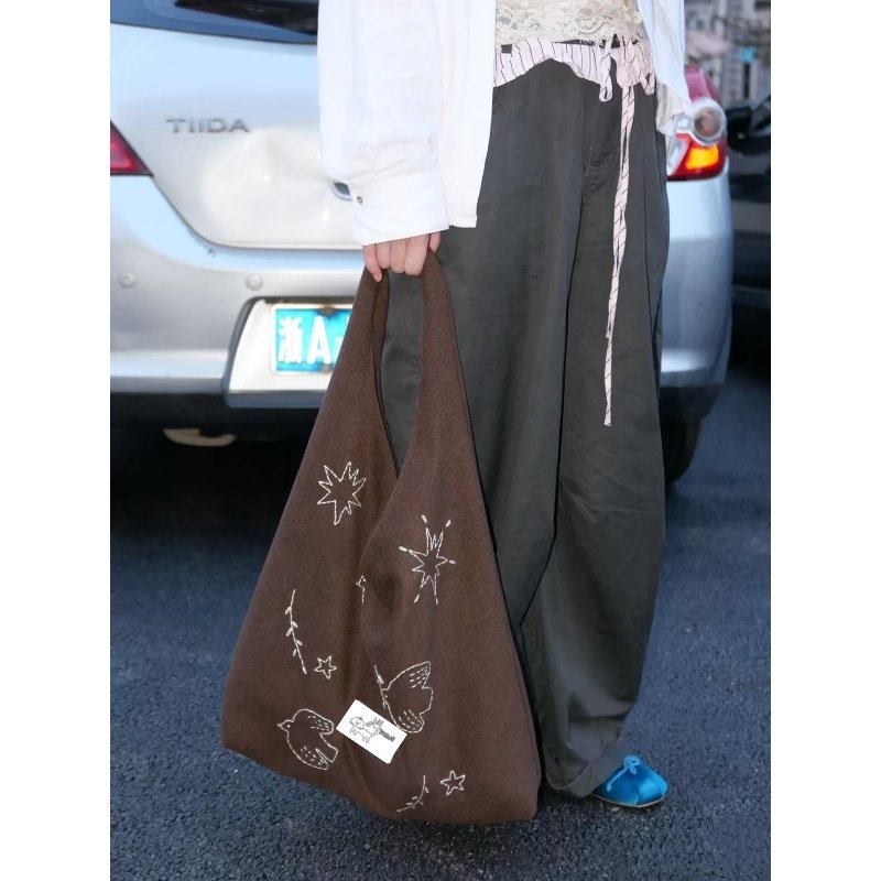 秋冬文艺飞鸟刺绣单肩包学生上课通勤腋下包小众百搭大容量托特包,箱包皮具/热销女包/男包,腋下包,淘宝优惠券,粉丝福利购,淘宝优惠卷