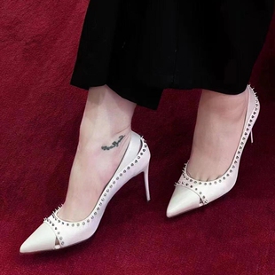 高跟鞋女2026新款铆钉红底镂空性感气质百搭尖头浅口细跟绝美单鞋