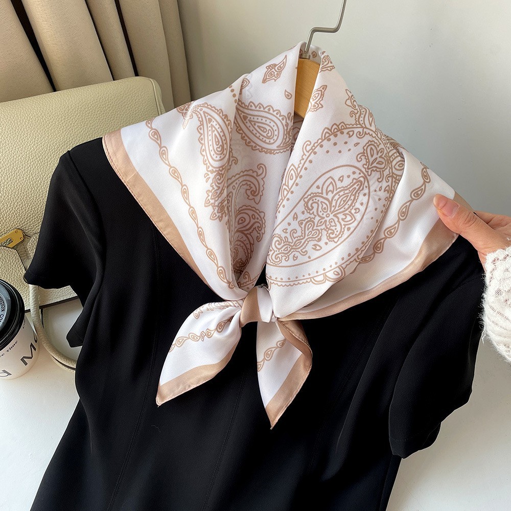 欧美热销腰果丝巾文艺复古印花小方巾女感装饰领巾仿真丝头巾