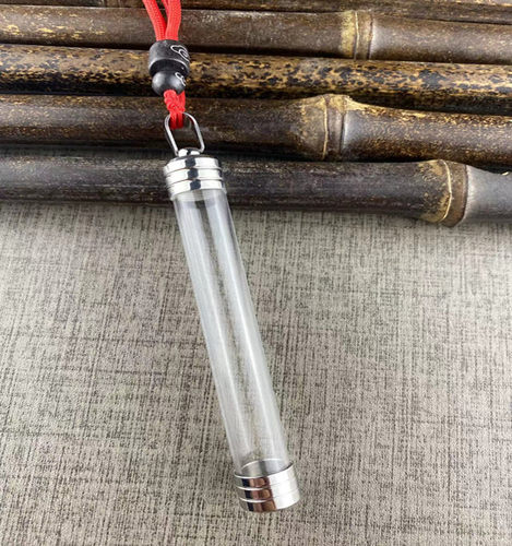 可打开装藏朱砂护身符