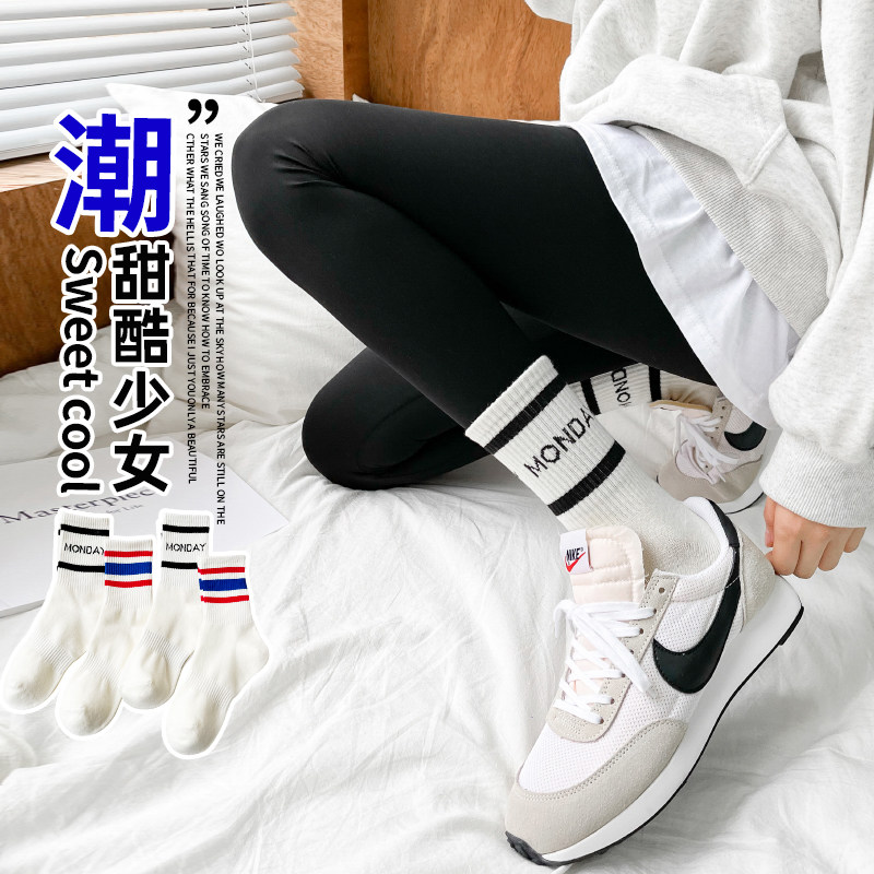 搭配鲨鱼裤的袜子女白色中筒袜ins潮网红款高筒秋冬长筒运动外穿