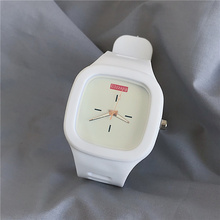 马卡龙色手表女款学生初高中2022年新款防水便宜普通只看时间考试