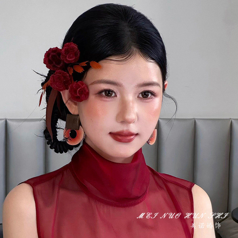 新中式红色花朵新娘发饰图片
