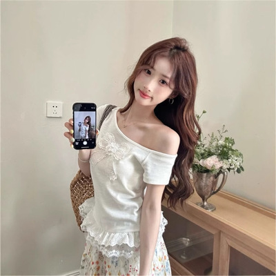 蝴蝶结斜肩短袖T恤女2025夏季新款纯欲风修身显瘦蕾丝拼接上衣