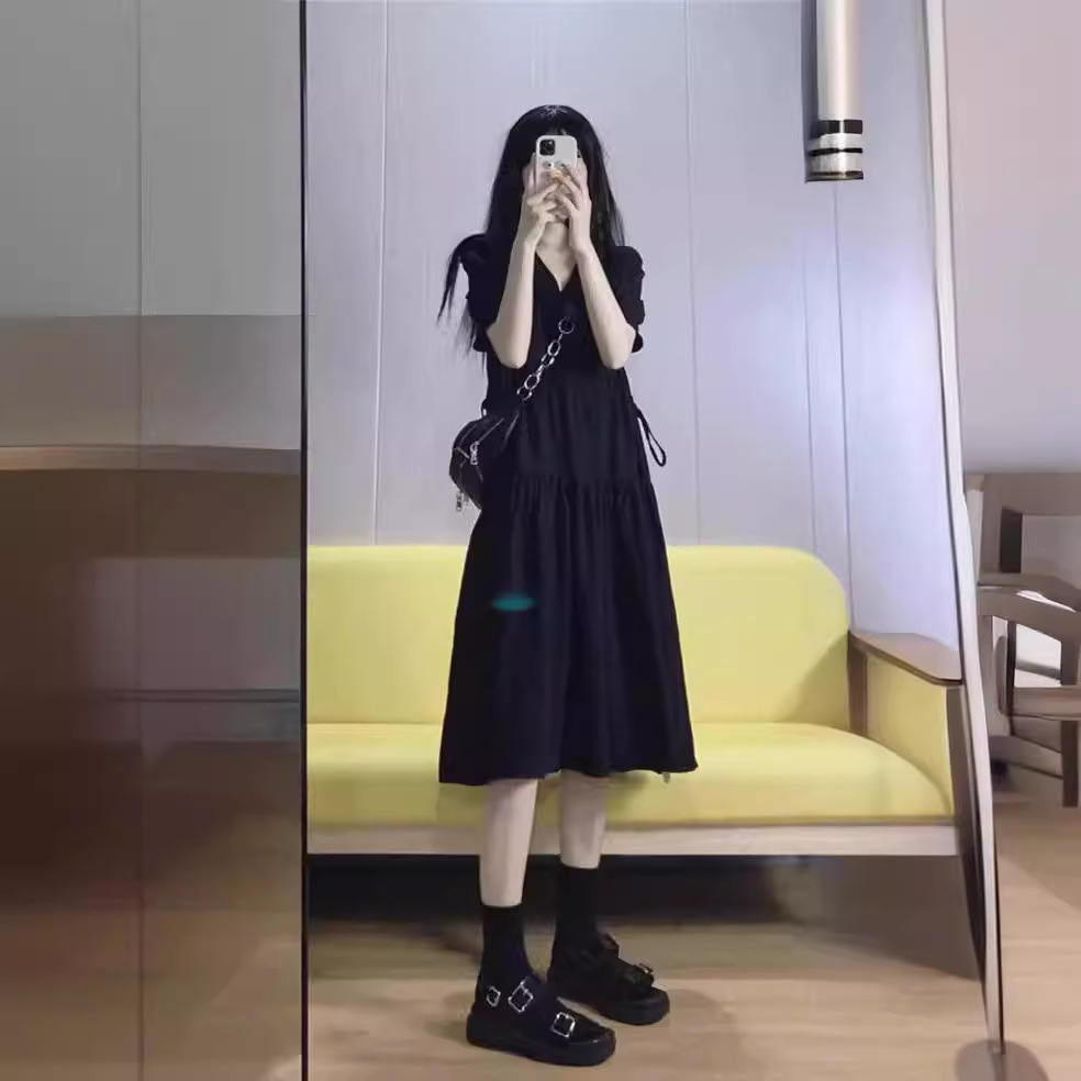 2025新款夏季小个子遮肚子显瘦黑色连衣裙女梨形身材v领中长裙子