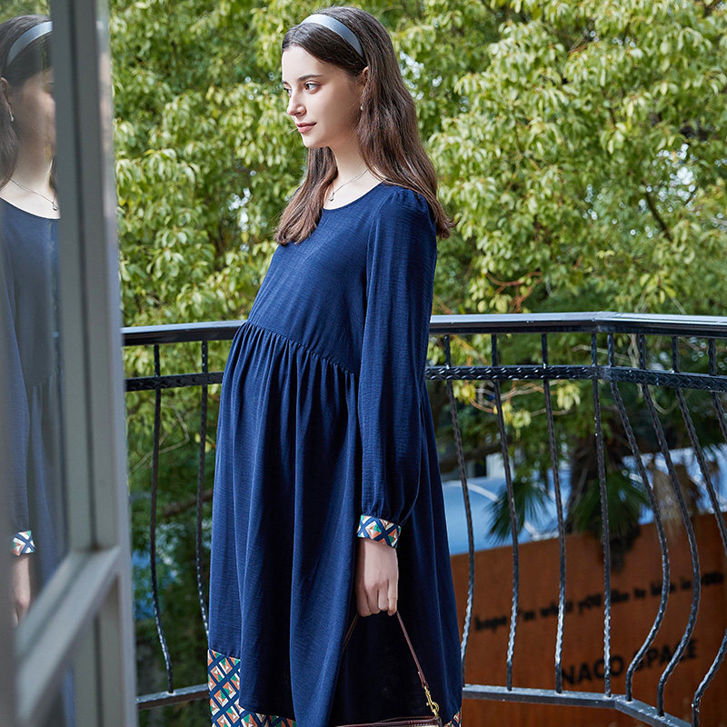 孕妇装连衣裙时尚宽松2026春秋新款圆领花色拼接时尚减龄孕妇裙