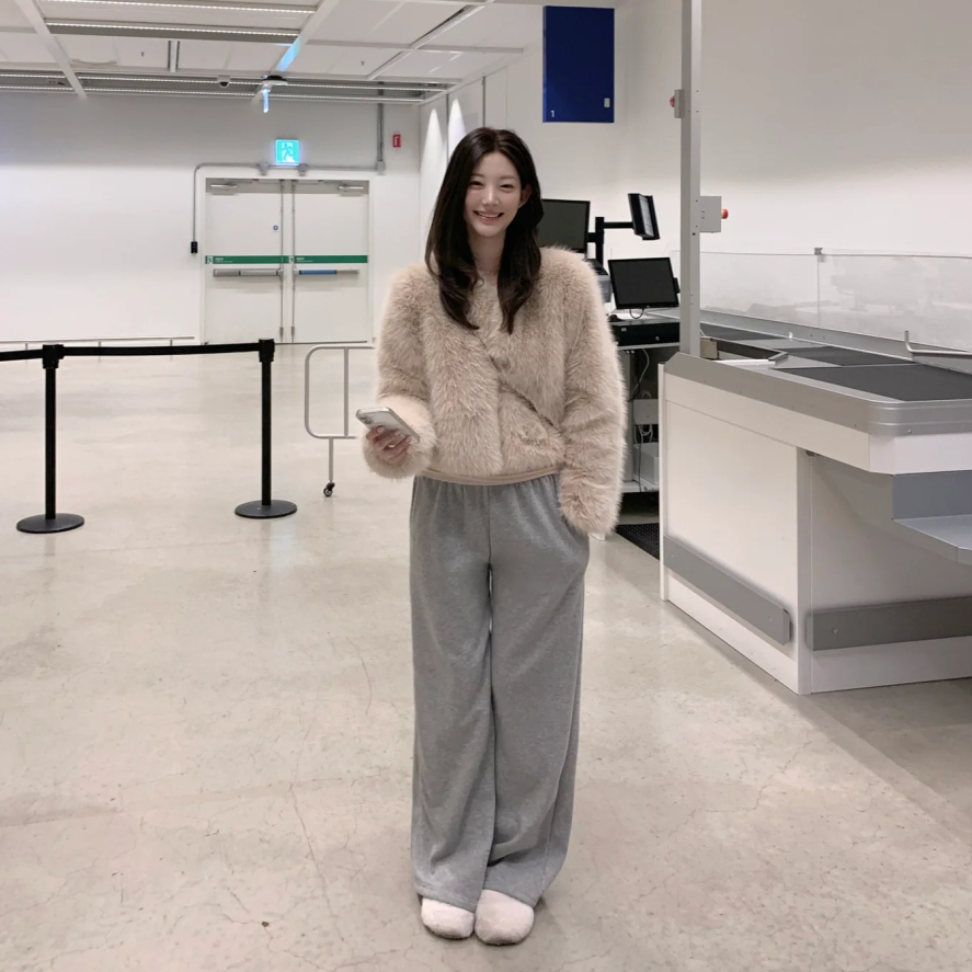 直邮 韩国代购官网女装zaenio 柔软蓬松 短款人造毛皮草外套,女装/女士精品,皮草,淘宝优惠券,粉丝福利购,淘宝优惠卷