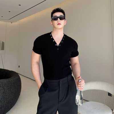 小众纽扣亨利领设计V领禁欲系修身T恤男短袖痞帅夜店针织上衣打底