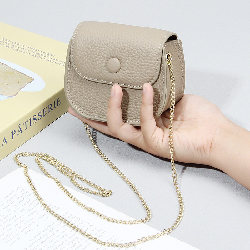 新款真皮链条迷你小包包女时尚百搭单肩斜挎小包口红耳机收纳包