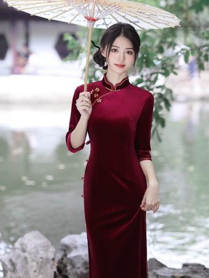 高贵喜婆婆婚宴装礼服裙气质年轻女方妈妈婚礼丝绒旗袍喜服春秋季