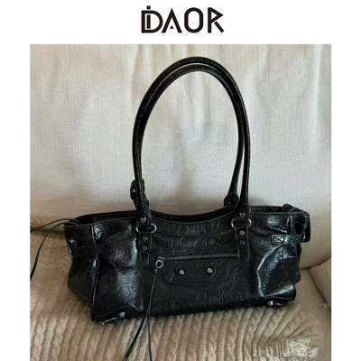 DAOR高级感牛皮辣妹铆钉机车包