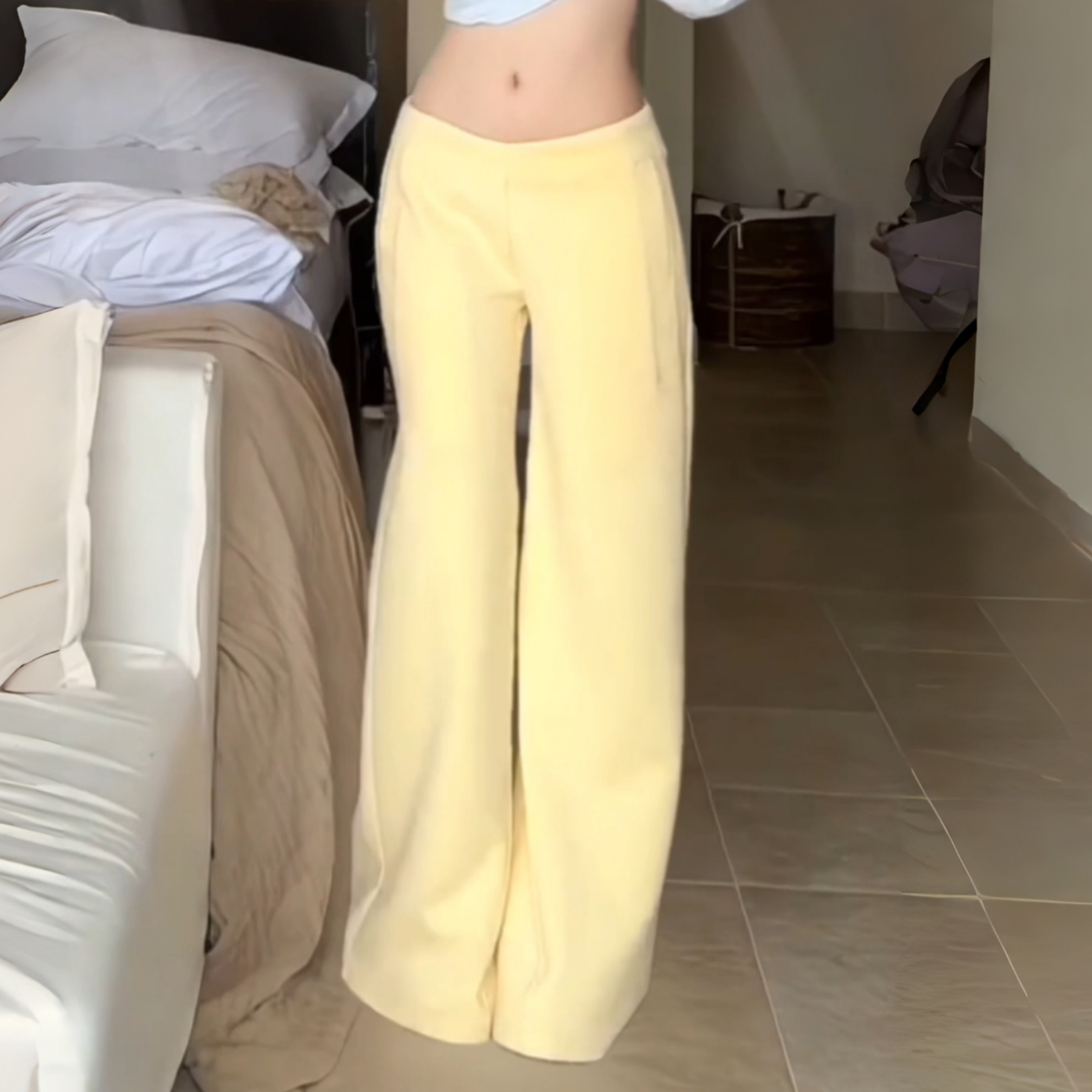 浅黄色加绒厚实低腰直筒微喇裤女冬季巨显高显瘦显腿长休闲卫裤子,女装/女士精品,大码裤装,淘宝优惠券,粉丝福利购,淘宝优惠卷