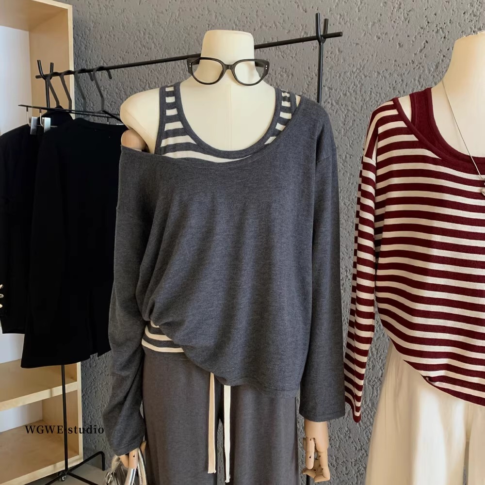 条纹叠穿长袖T恤+露肩性感背心