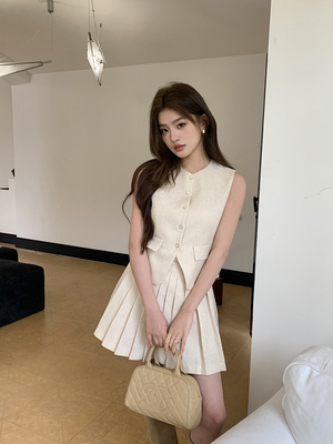高级感名媛马甲百褶裙两件套装