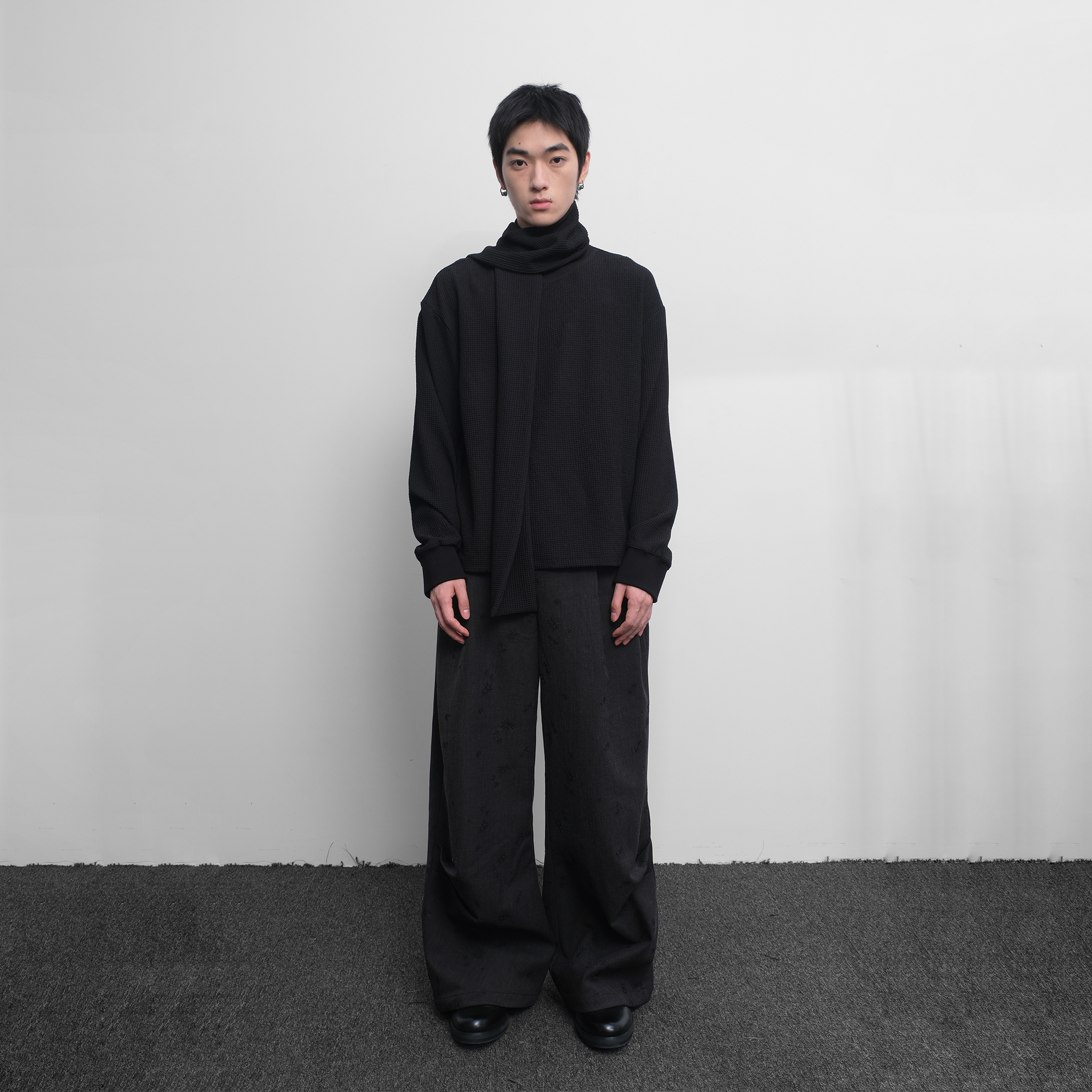 SoleMass 围巾可拆卸卫衣 肌理面料 百搭黑色 多穿法长袖上衣