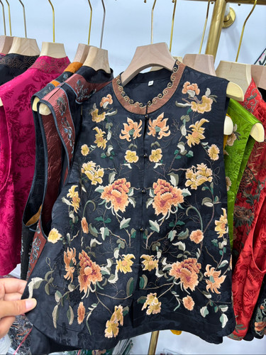 新中式国风重工刺绣优雅花马甲新款秋季立领女士开衫背心马甲短款