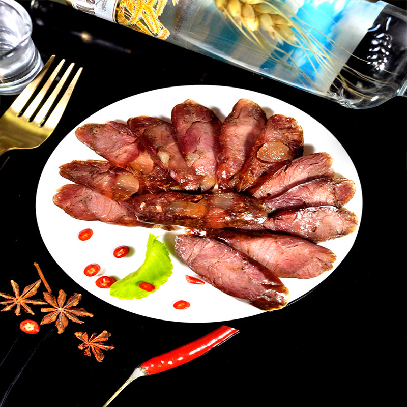 俄式风味特色萨拉味腊肠风干肠香肠熏制五花肉烤肠即食下酒菜腊味