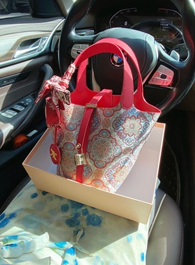 非遗宋锦刺绣印花手拎水桶包2025新款大容量新中式红色结婚新娘包