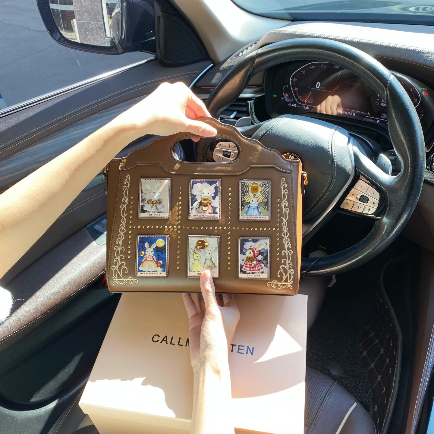 CallmeKitten复古轻奢单肩手提托特包2025新款重工刺绣铆钉邮差包,箱包皮具/热销女包/男包,托特包,淘宝优惠券,粉丝福利购,淘宝优惠卷