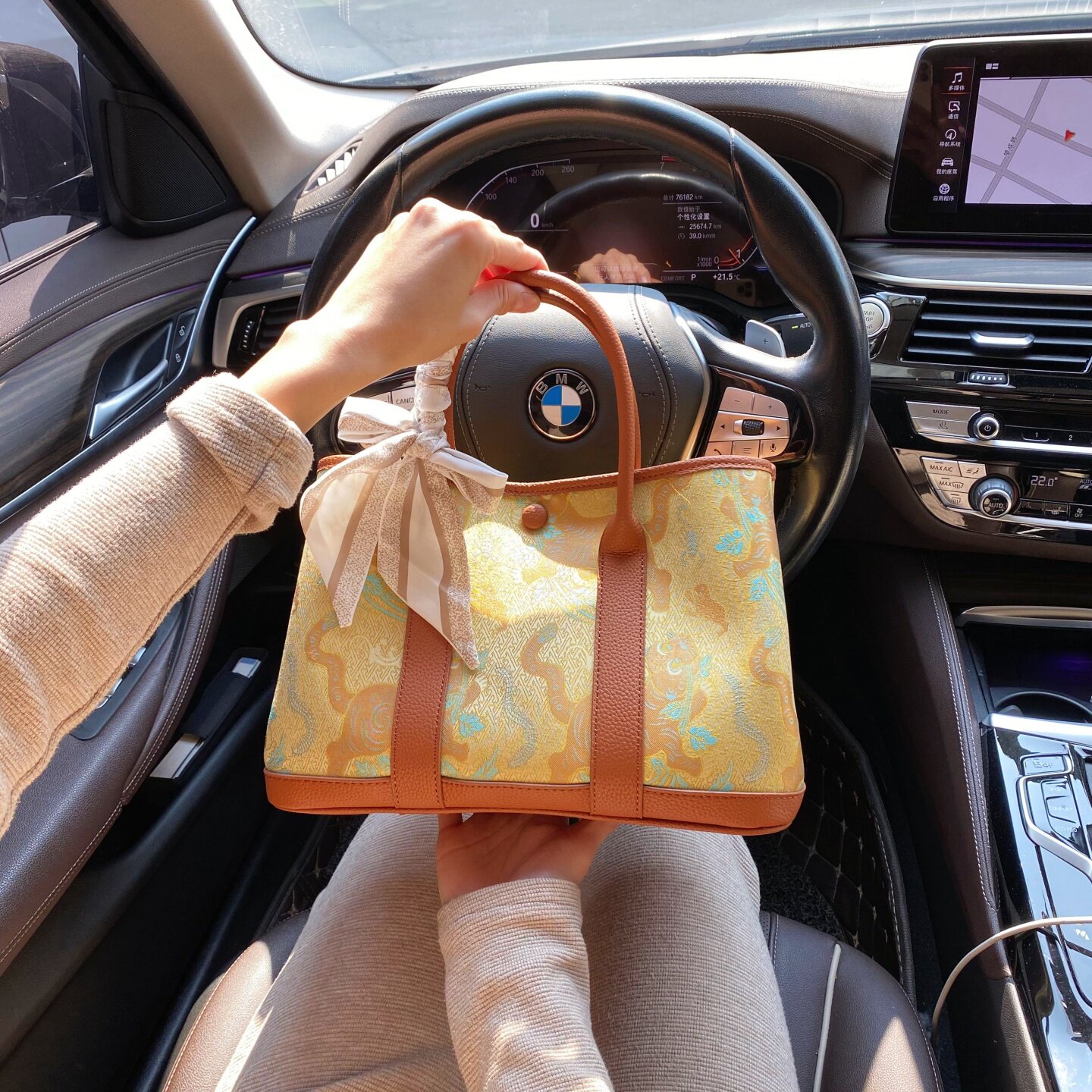 非遗新中式宋锦刺绣桑蚕丝花园包2025新款国风轻奢真皮单肩托特包,箱包皮具/热销女包/男包,托特包,淘宝优惠券,粉丝福利购,淘宝优惠卷