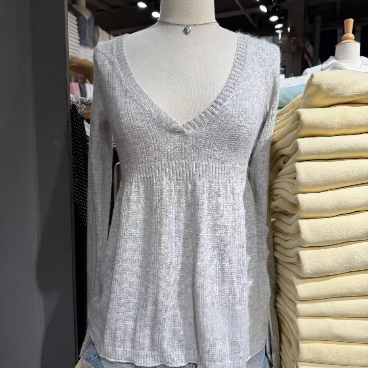 BM美式复古V领长袖T恤