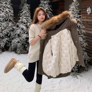军绿色毛领连帽派克羽绒服女冬超火好看高级小众加绒加厚工装外套图片