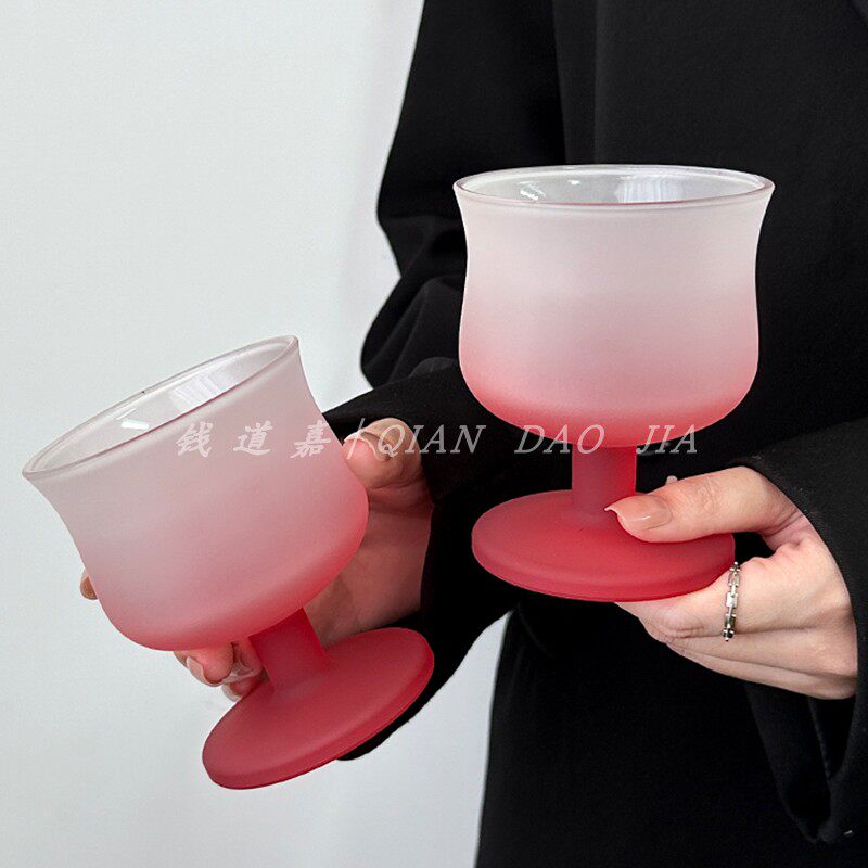 钱道嘉轻奢反口渐变粉磨砂矮脚杯