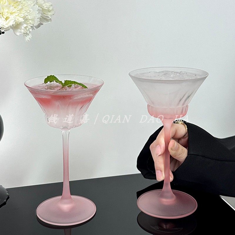 粉色磨砂高脚杯家用高颜值女生刻花玻璃杯特调果汁微醺鸡尾酒杯子,餐饮具,玻璃杯,淘宝优惠券,粉丝福利购,淘宝优惠卷