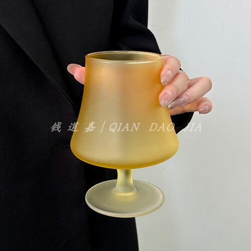钱道嘉磨砂黄小众高级感甜酒杯子