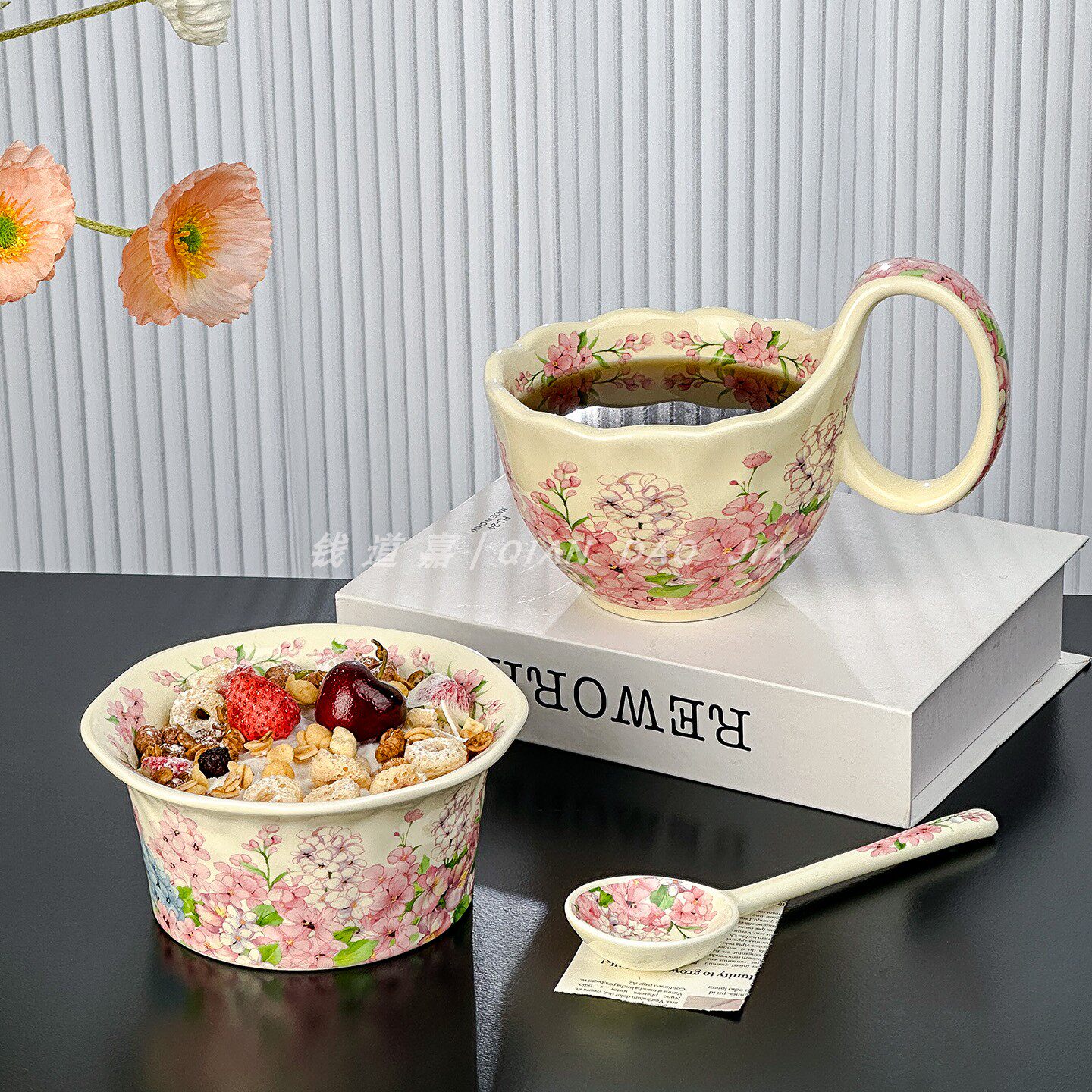 新款法式燕麦碗沙拉碗陶瓷碗带勺甜品碗可微波泡面碗咖啡杯