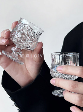 钱道嘉迷你高脚刻花一两小酒杯子