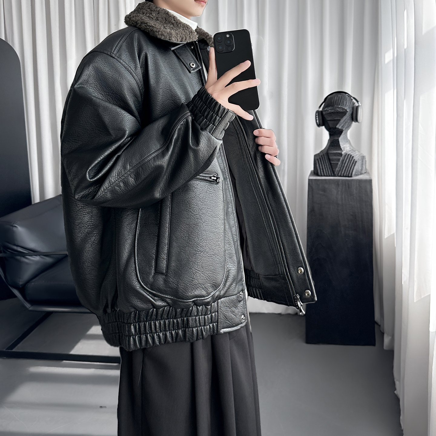 黑色可拆卸环保羊羔毛领夹棉皮质廓形夹克外套 R9126-P138