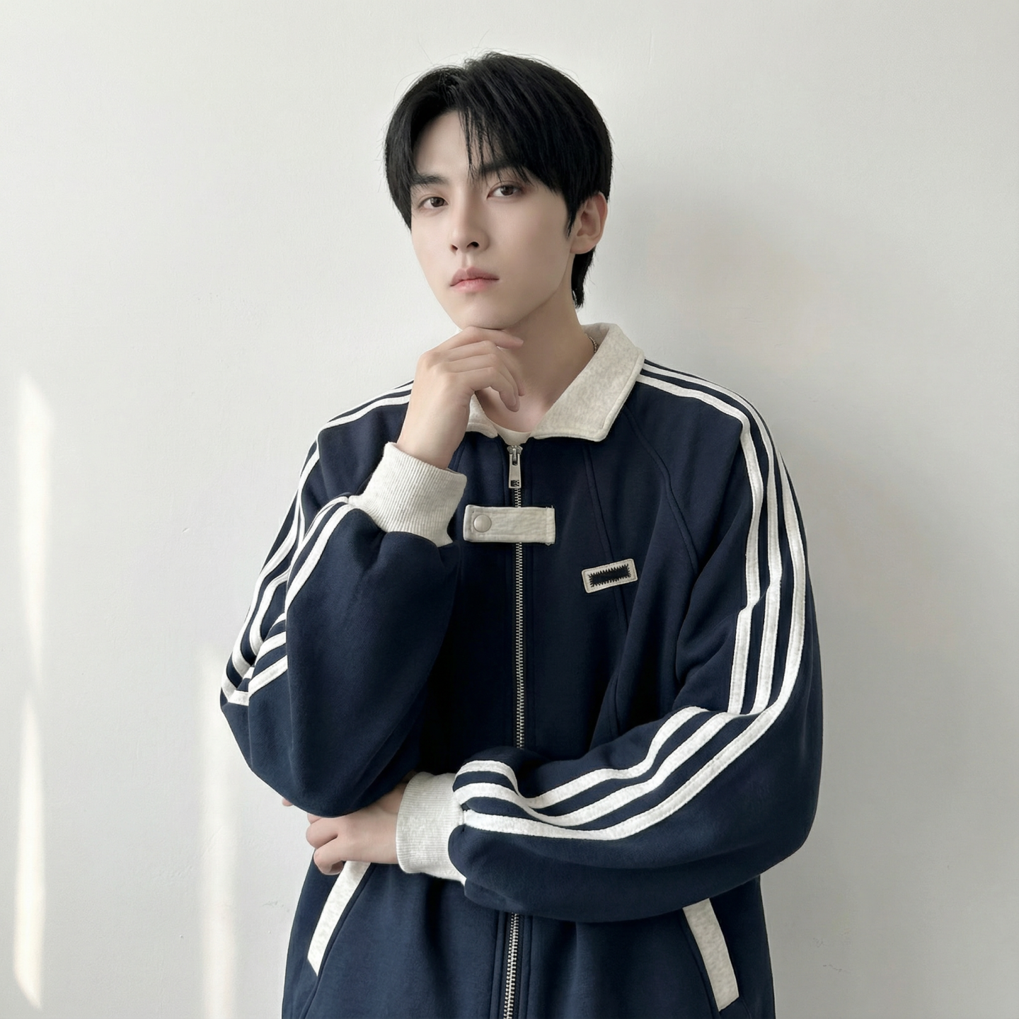 现货2026三条杠翻领夹克男宽松休闲运动外套现货R238-P68，男装夹克，星座1017