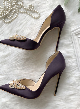 优雅茄子紫色真丝绸缎面尖头水钻蝴蝶扣装饰侧空大码小码女高跟鞋