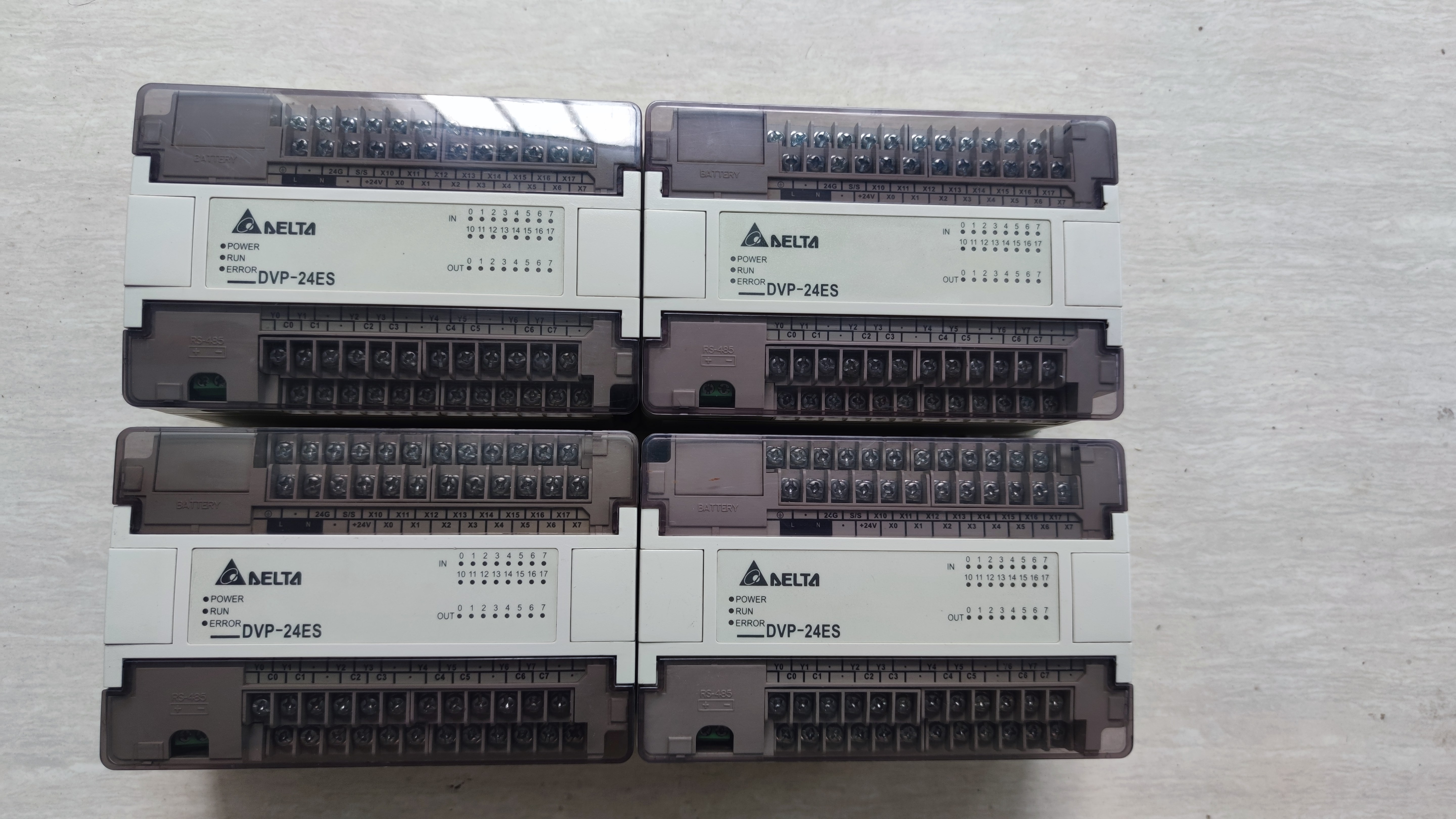 台达PLC DVP24ES00R2成色实物图 功能正常