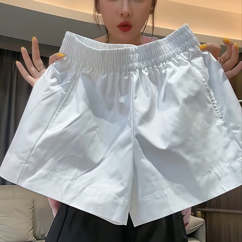 夏季女薄款短裤2026新款夏日松弛感穿搭宽松显瘦白色韩系休闲裤子