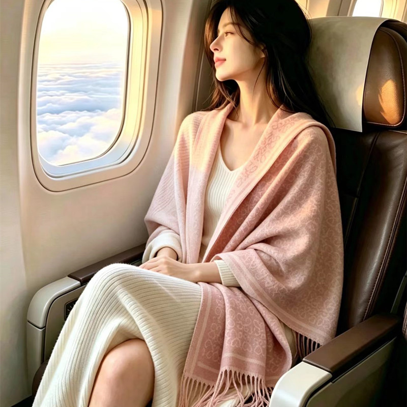 2026新款渐变色围巾女秋冬季加厚保暖仿羊绒大披肩两用外搭高级感