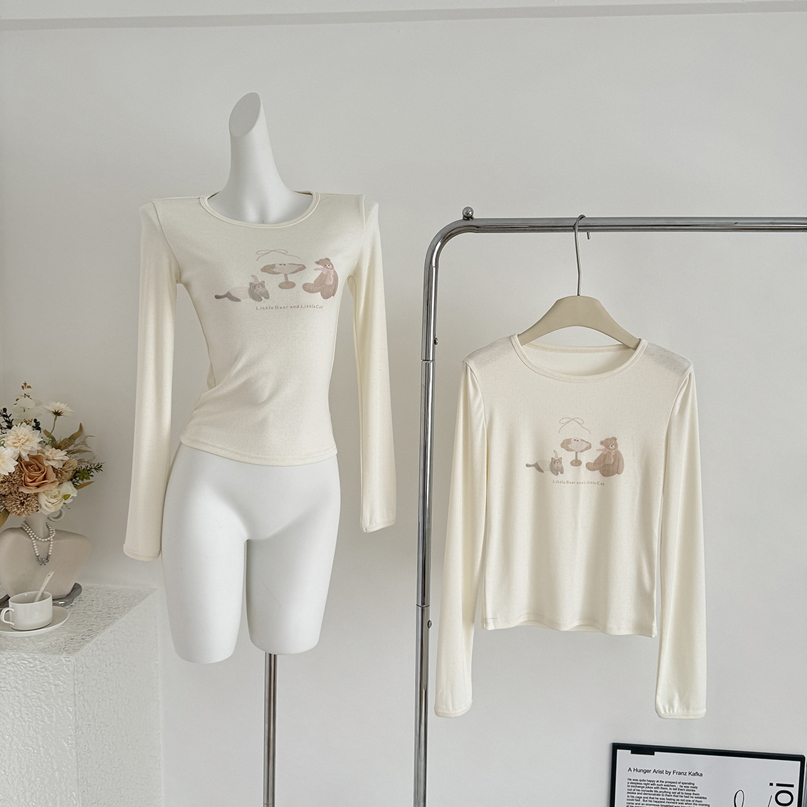 DOLL原创 -小熊可颂-杏色印花长袖T袖女秋季新款百搭休闲圆领上衣