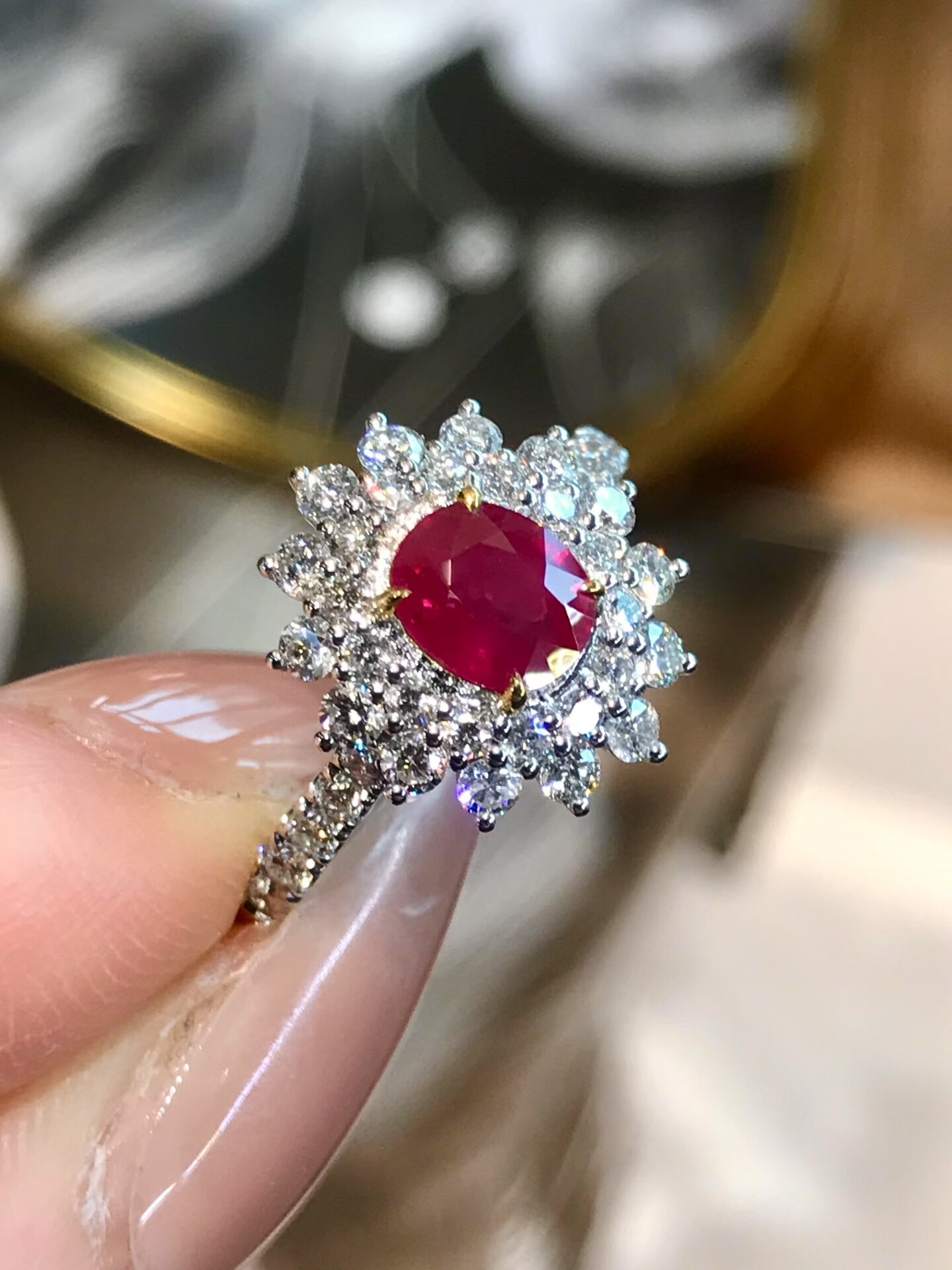 天然缅甸鸽血红宝石戒指0.8克拉 戴妃款18k金满钻镶嵌 奢华百搭