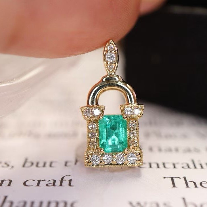 天然祖母绿吊坠项链 主石半克拉 18k金真钻镶嵌 精美造型优雅气质