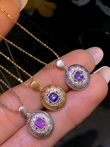 18k金天然蓝宝石吊坠 钻石镶嵌布契拉提风格手工拉丝工艺轻奢百搭