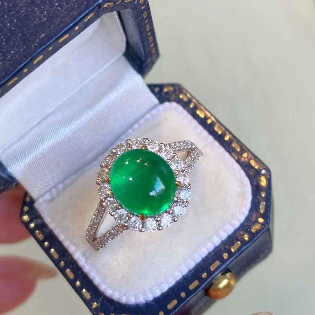 阿富汗天然祖母绿2.63克拉 颜色艳绿 18k金钻56分  配GRC证书