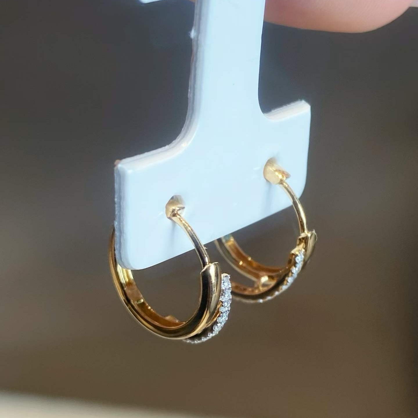 18k金镶嵌天然钻石13分耳圈耳环 时尚精致百搭款