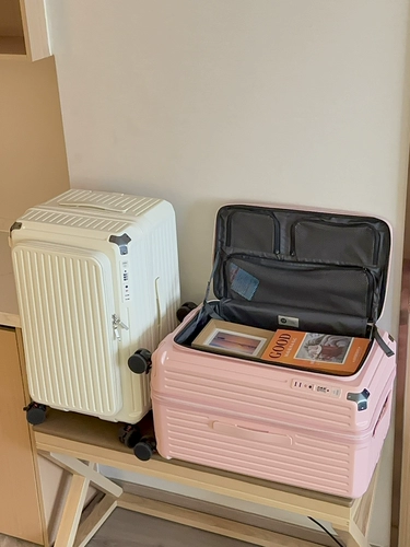 Вместительный и большой чемодан, 20 дюймов