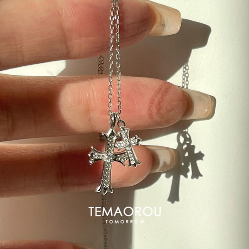 满钻双十字架吊坠项链